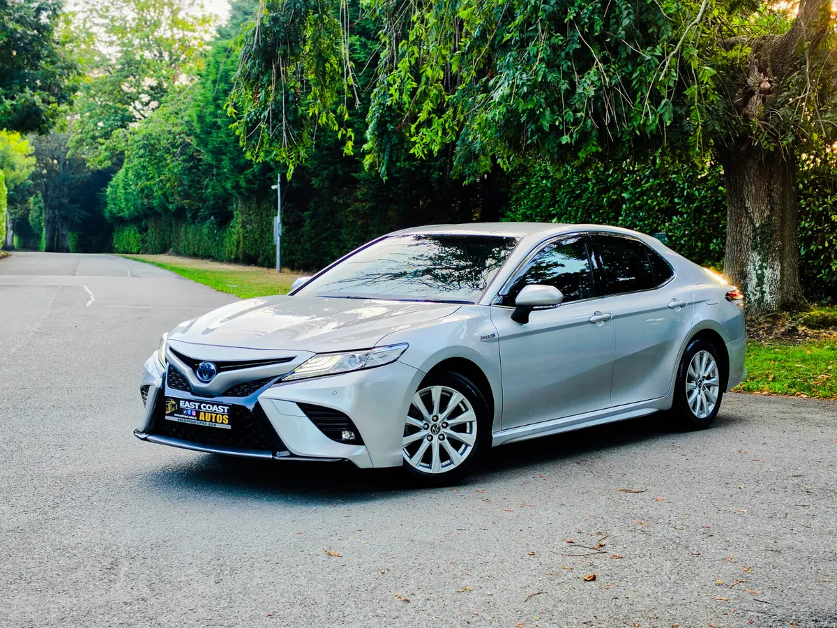 2019 Toyota Camry 2.5 Petrol Hybrid Auto F Leather - Image 1