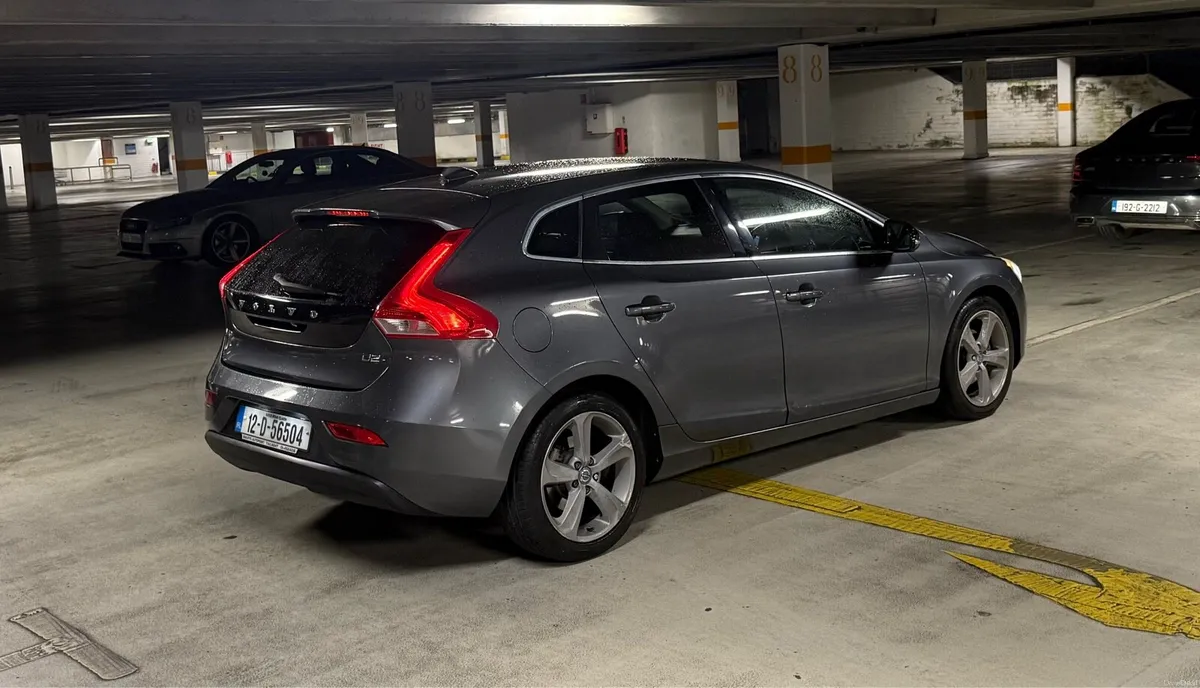 Volvo V40 D2 Lux NAV Edition Taxed & NCT’d 02/27 - Image 3