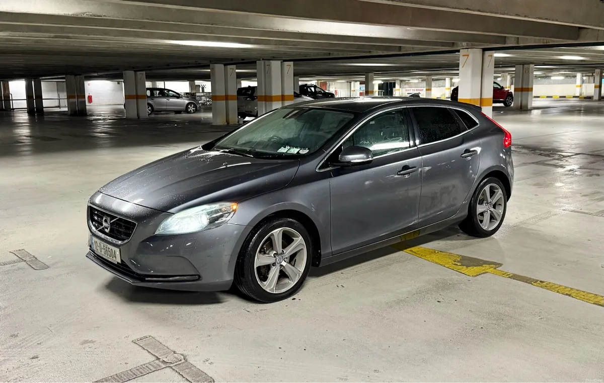 Volvo V40 D2 Lux NAV Edition Taxed & NCT’d 02/27 - Image 5