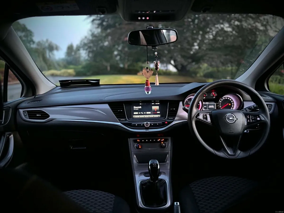 2016 Opel Astra 1.6 cdti 110bhp new model - Image 6