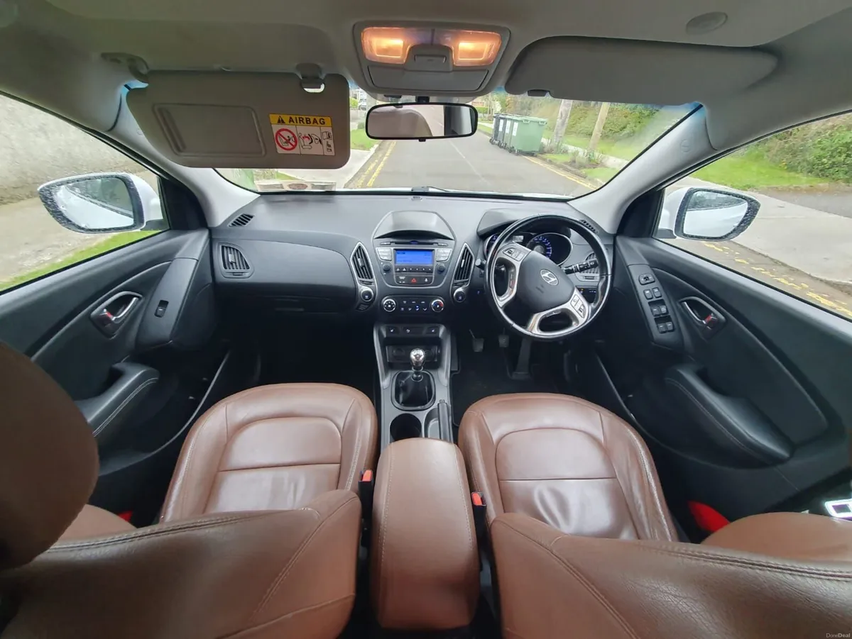 Hyundai ix35 1.7 Executive Full Brown Leather - Image 3