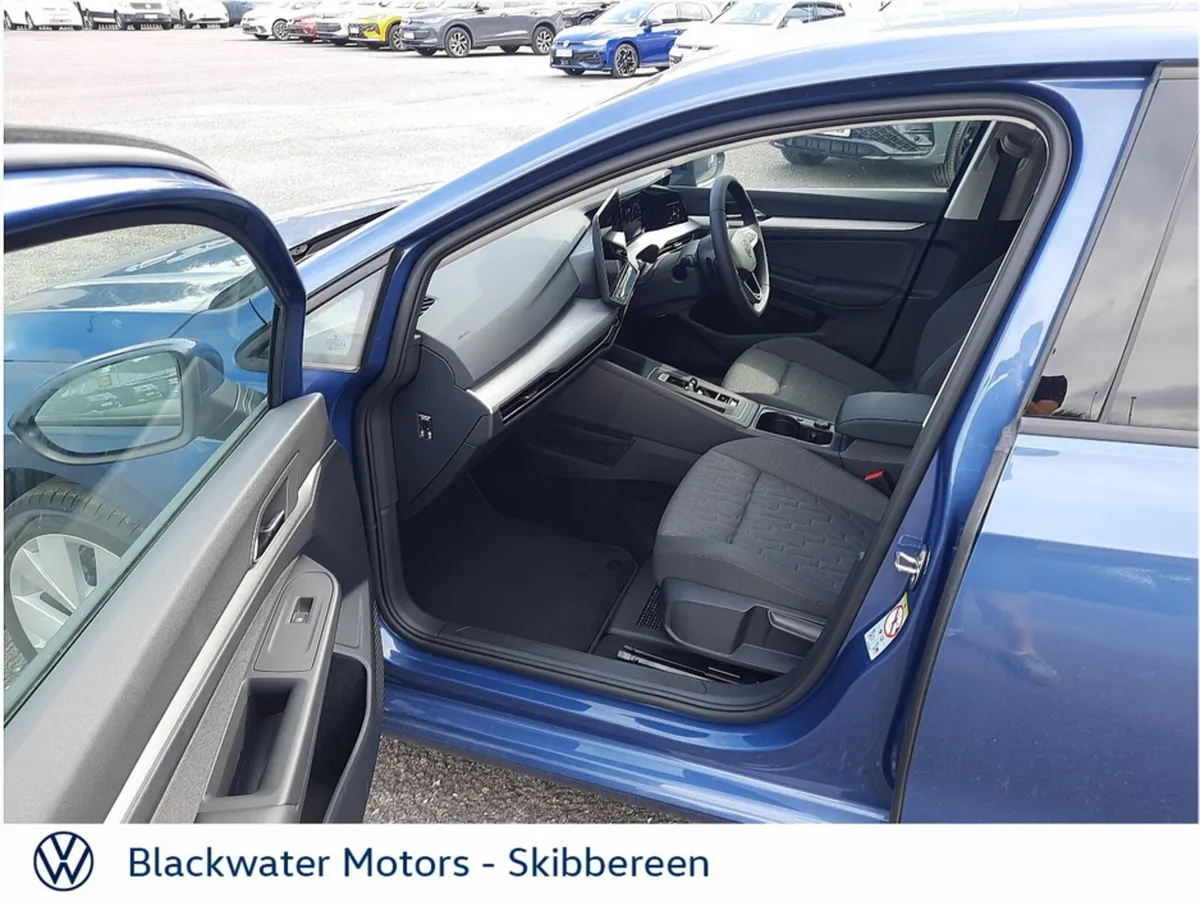 Volkswagen Golf 1.5MHEV 116BHP EDITION 75 AUTOMATI - Image 4