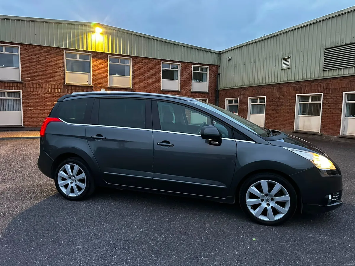 Peugeot 5008 2013 AUTO 7 SEATS 1.6HDI - Image 6