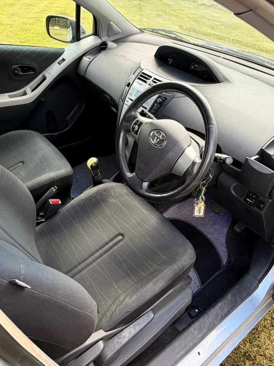 Toyota Yaris 2006 - Image 5