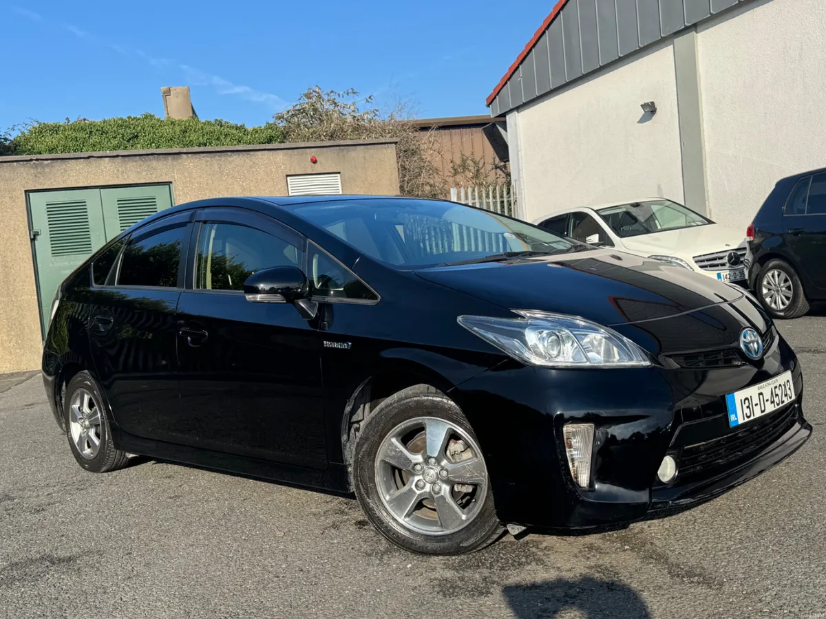 Toyota Prius 2013 Full option - Image 1