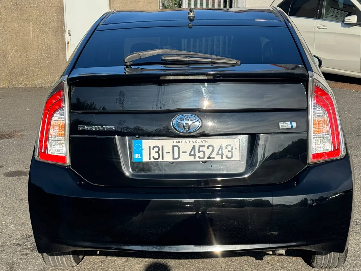 Toyota Prius 2013 Full option - Image 6