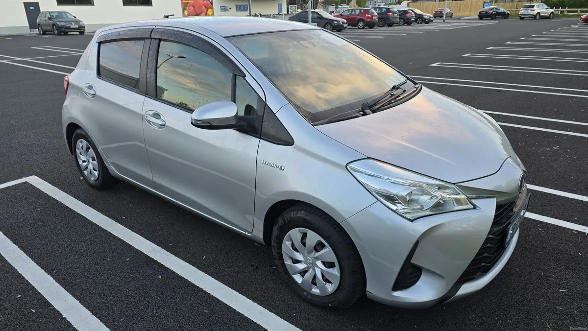 Toyota Vitz 2018 - Image 3