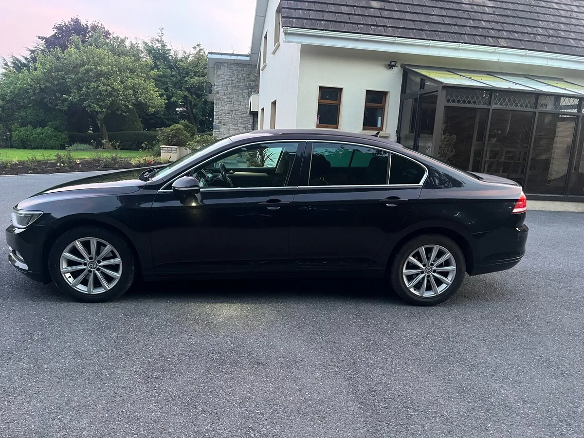 Volkswagen Passat - Image 3