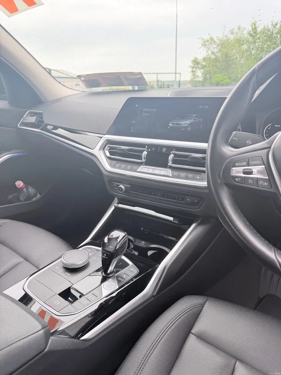 BMW 318d - Image 2