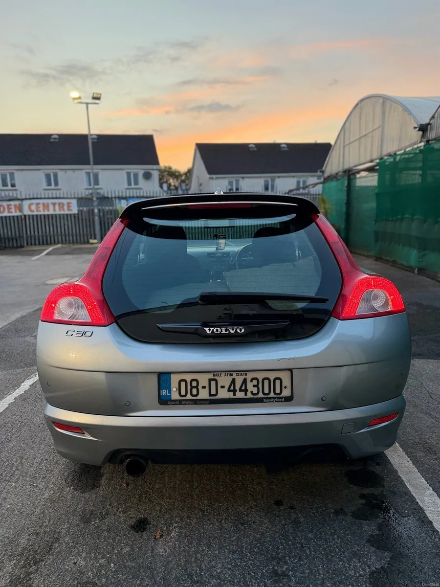 Car - Image 2