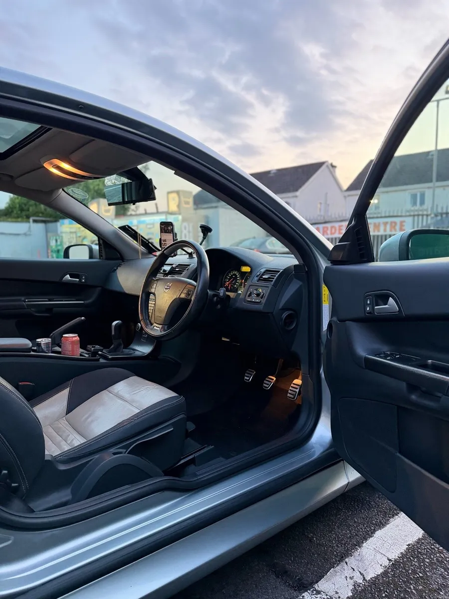 Car - Image 3