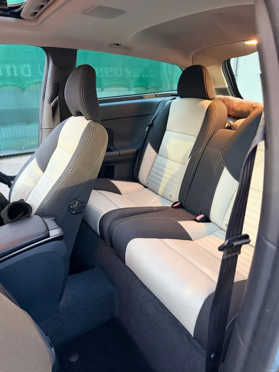 Car - Image 6