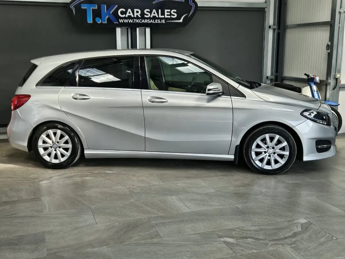 17 MERCEDES BENZ B-160 AUTOMATIC - Image 3