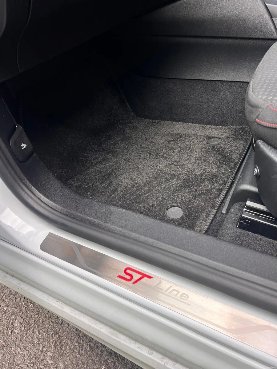 Ford Focus 2024 - Image 5