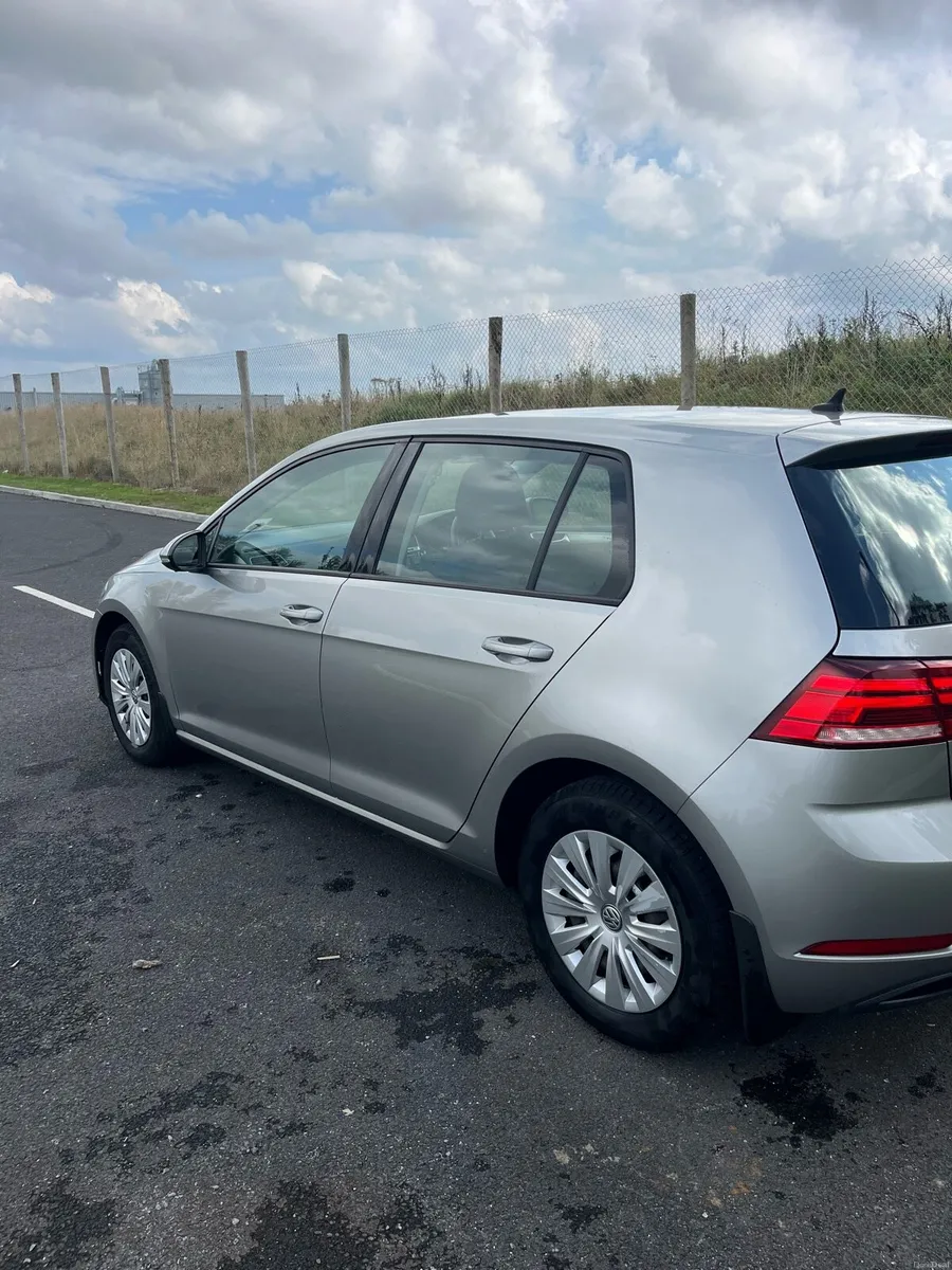 Volkswagen Golf - Image 4