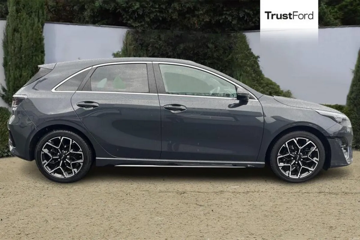 Kia Ceed 1.5T GDi ISG GT-Line 5dr - Image 3