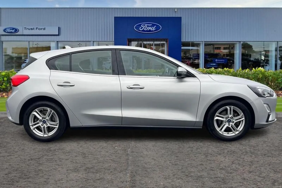 Ford Focus 1.0 EcoBoost 125 Zetec Edition 5dr - PA - Image 3