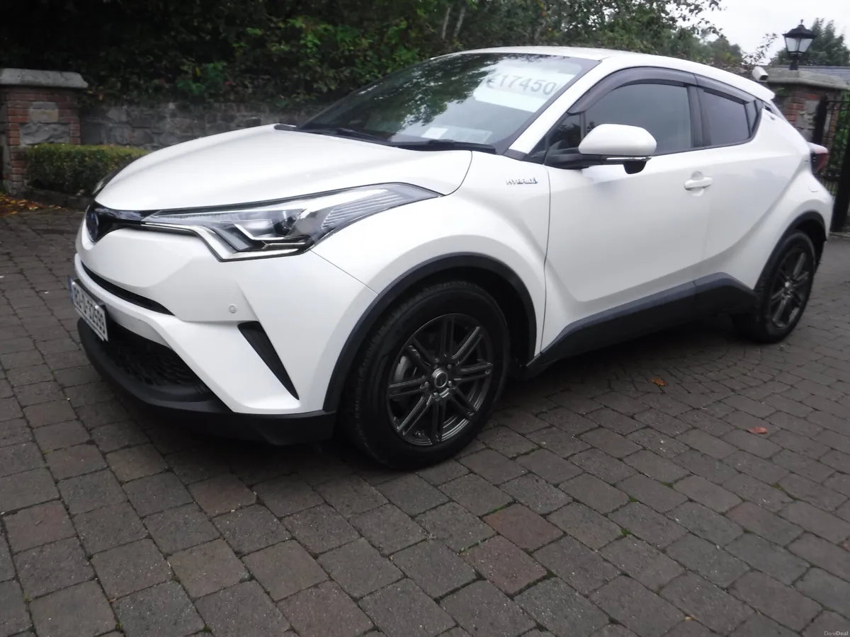 TOYOTA C-HR 1.8 AUTO HYBRID MINT CONDITION - Image 6