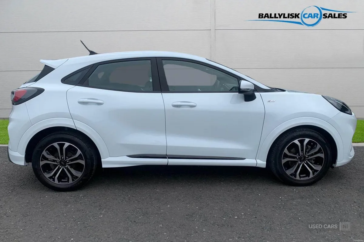 Ford Puma 1.0T 125PS ST-Line Auto in White with 27 - Image 3