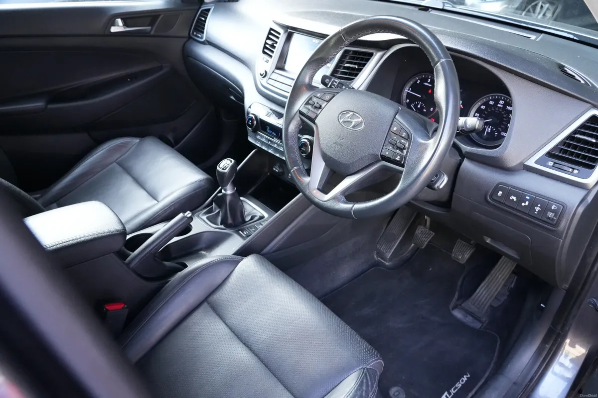 2017 Hyundai Tucson PREMIUM 1.7 Diesel Manual - Image 2
