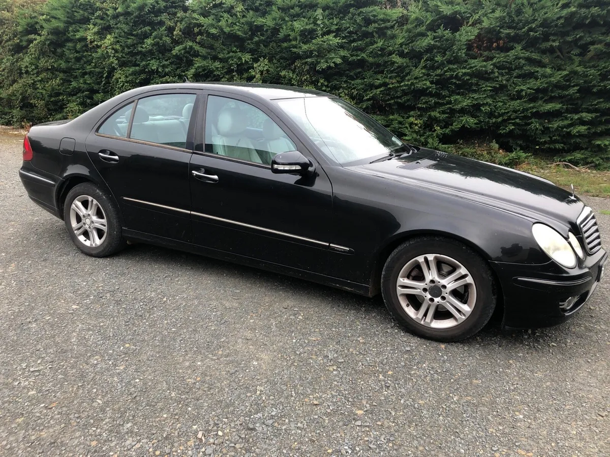 Mercedes E220 Avantgarde - Image 1