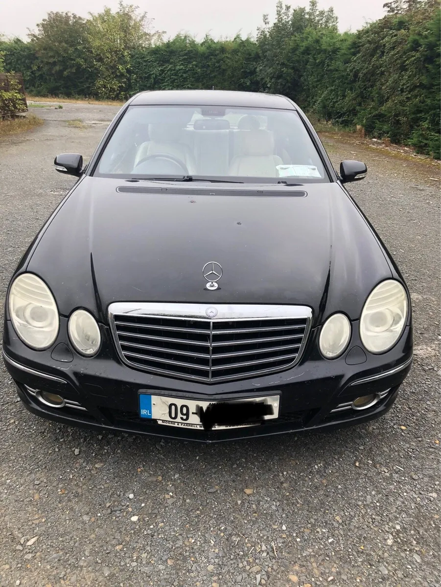 Mercedes E220 Avantgarde - Image 2