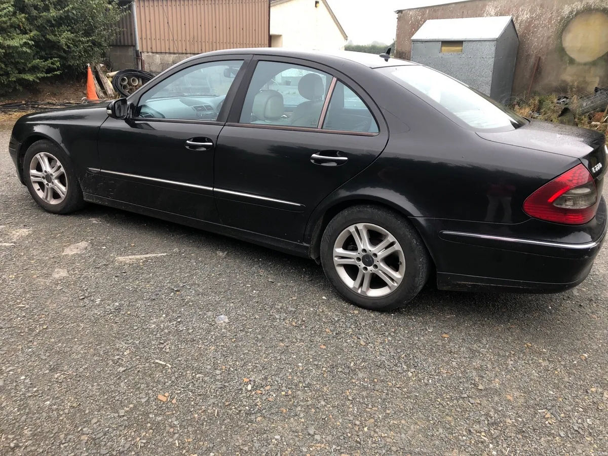 Mercedes E220 Avantgarde - Image 3