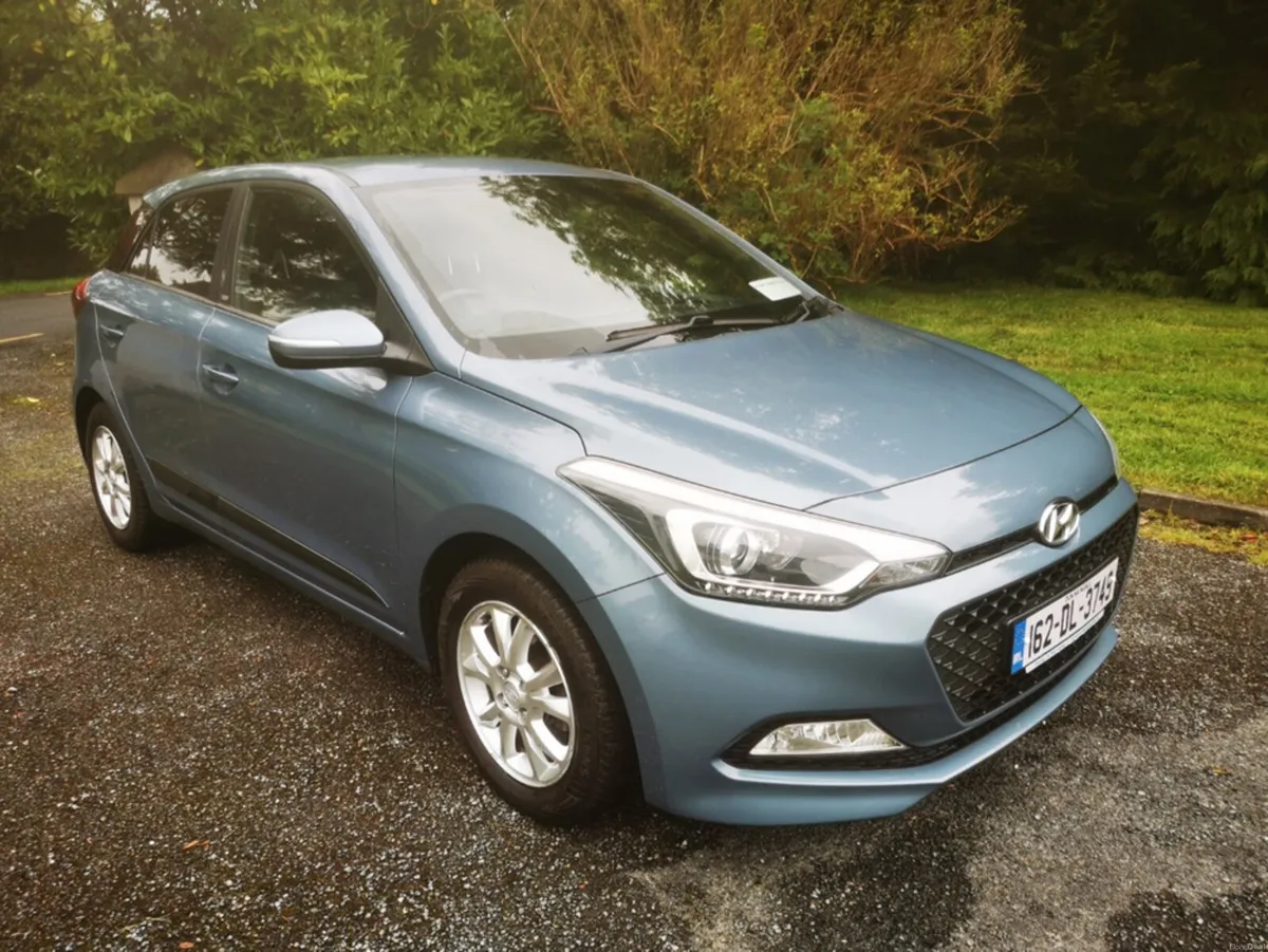 Hyundai i20 PETROL CLASSIC 5DR - Image 2