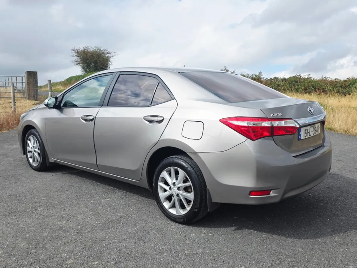Toyota Corolla 1.4 D-4D AURA 4DR - Image 5