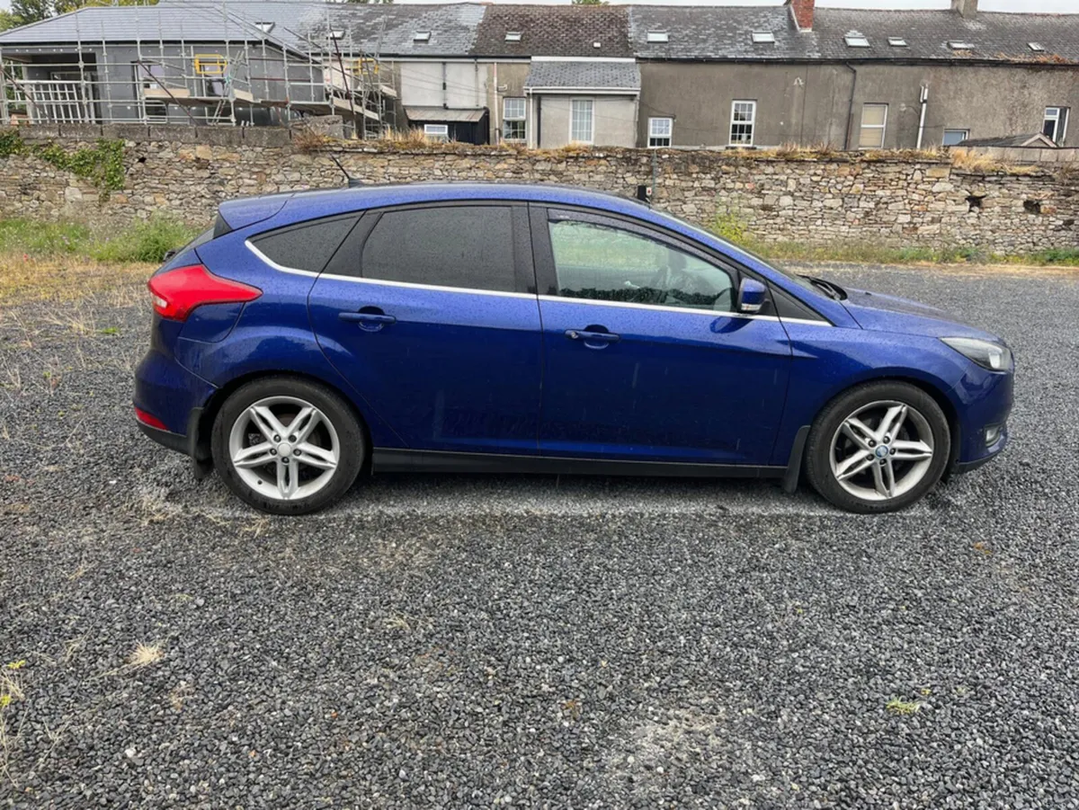 Ford Focus 1.5 TDCI ZETEC 120PS 5DR - Image 4