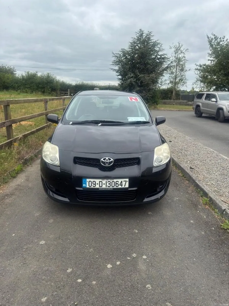 2009 Toyota Auris - Image 1