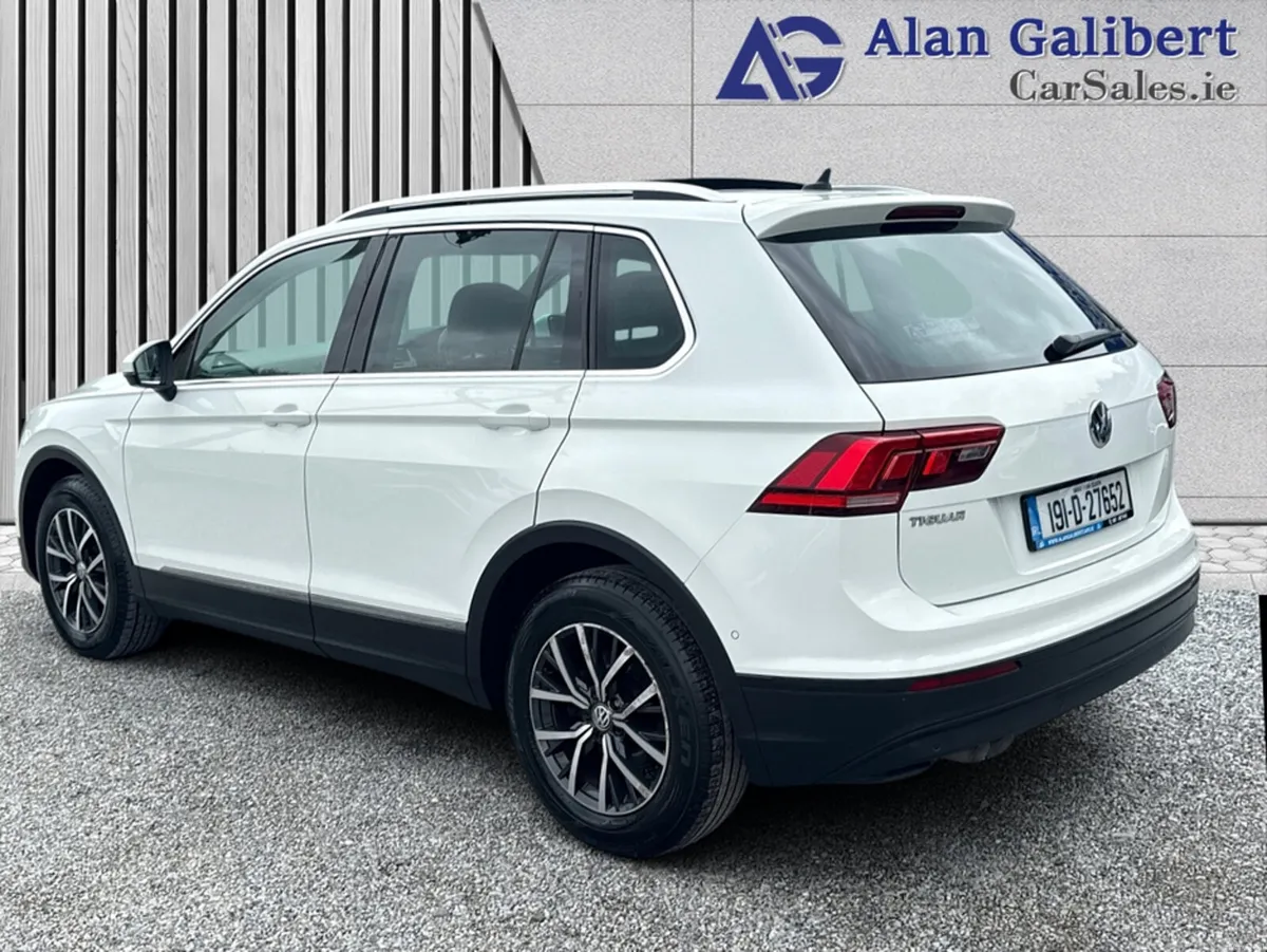 Volkswagen Tiguan CL 2.0 TDI MANUAL - Image 2