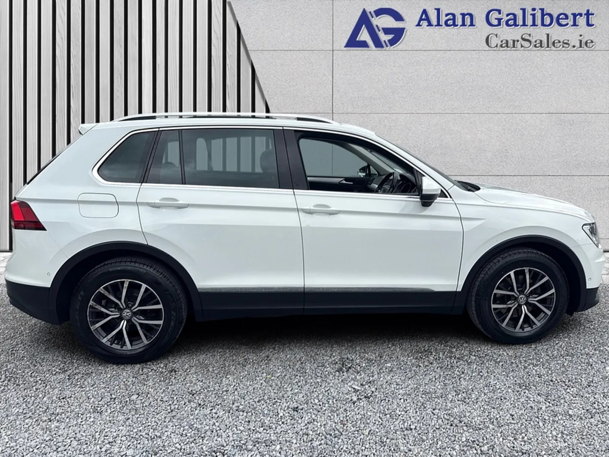 Volkswagen Tiguan CL 2.0 TDI MANUAL - Image 3