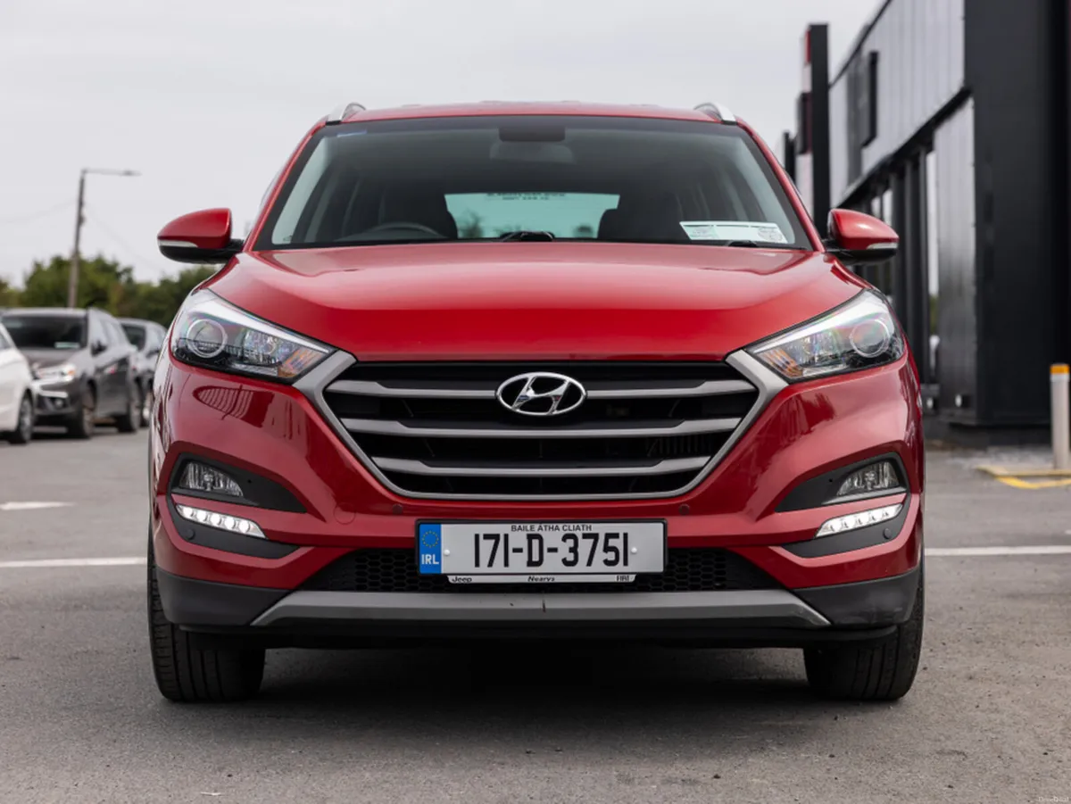 Hyundai Tucson 1.7 EXECUTIVE 5DR - Image 2