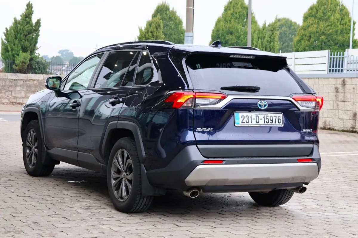 Toyota RAV4 2.5 Hybrid Sol 2WD, Black Leather - Image 5