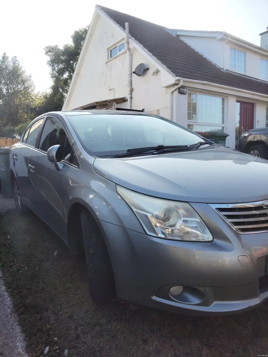 Toyota Avensis 2011 - Image 1