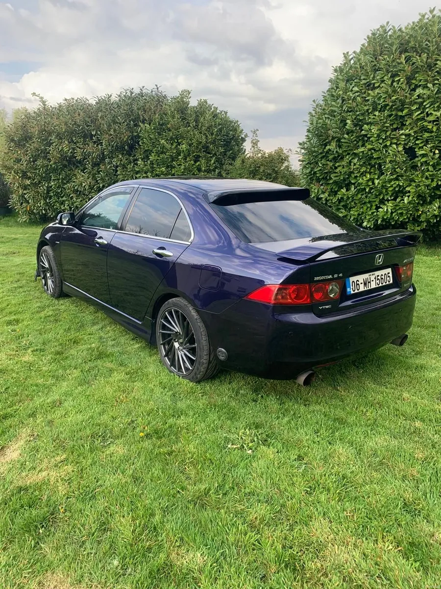Honda Accord 2006 - Image 2