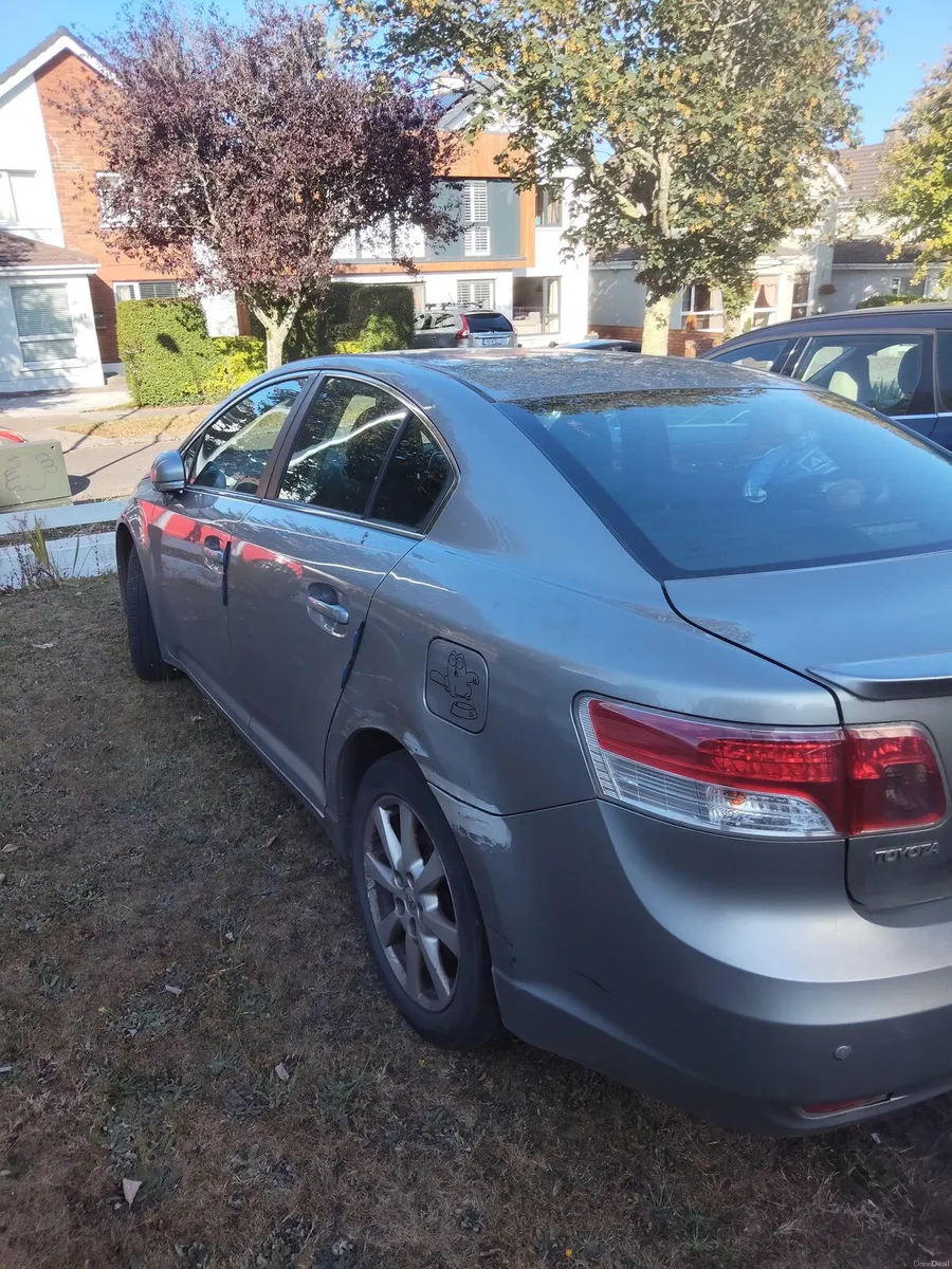 Toyota Avensis 2011 - Image 5