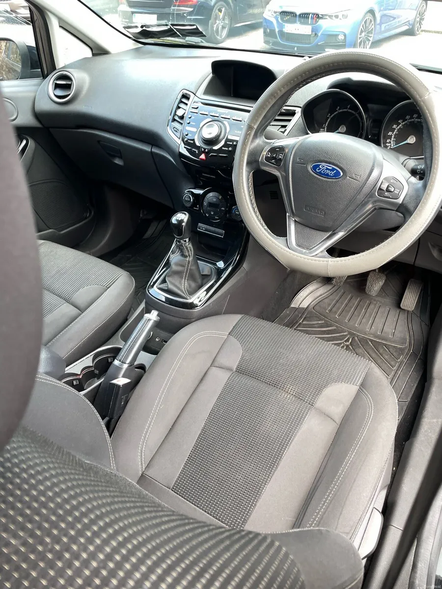 Ford Fiesta 2016 petrol very clean - Image 6