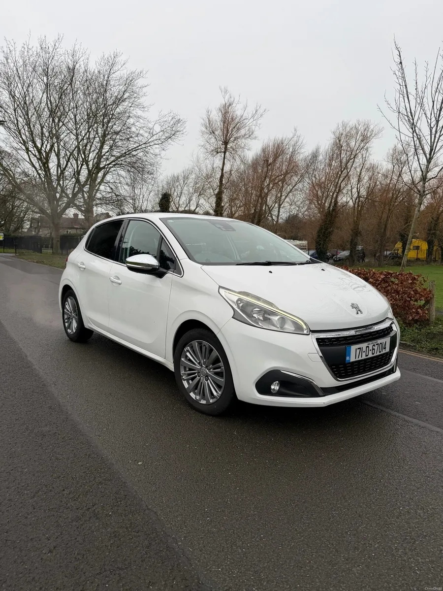 Peugeot 208 - Image 1