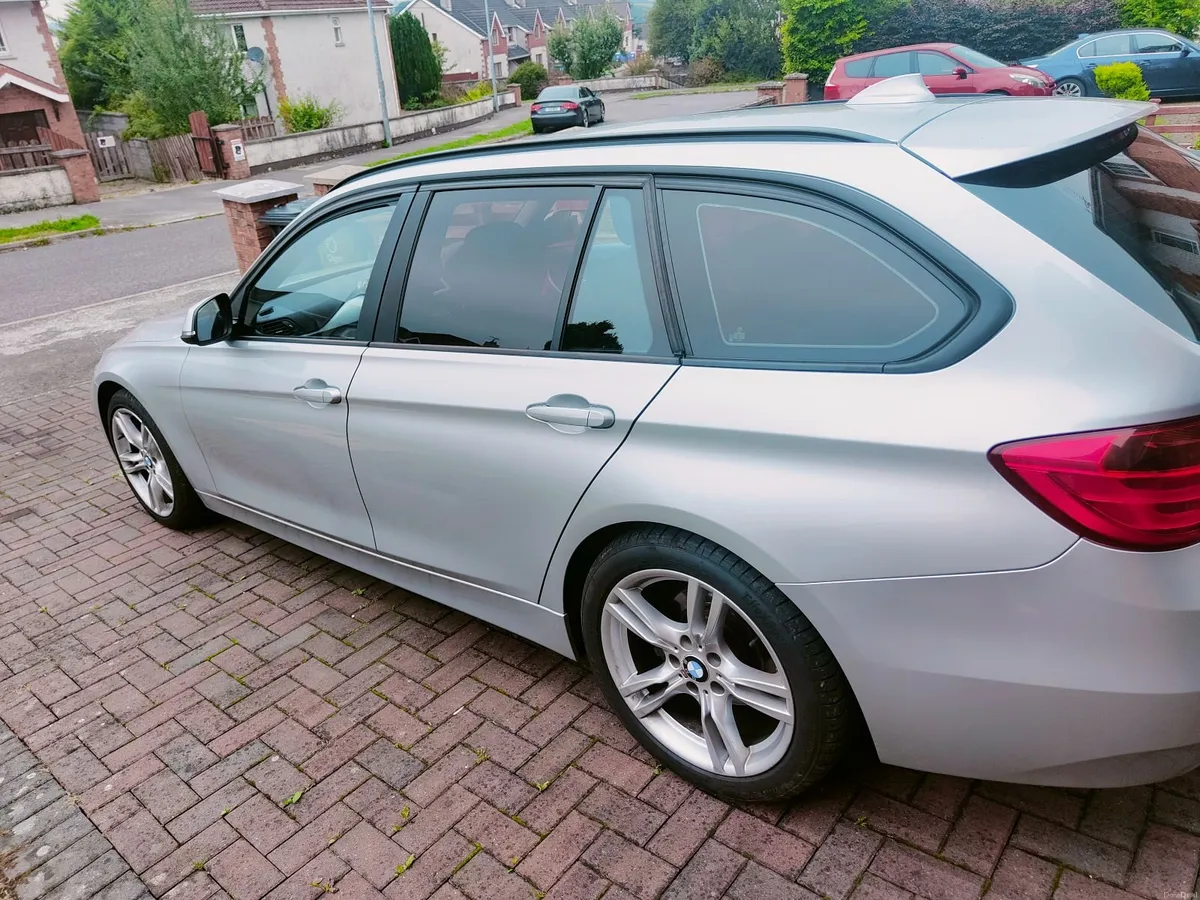 BMW 3-Series 2013 - Image 4