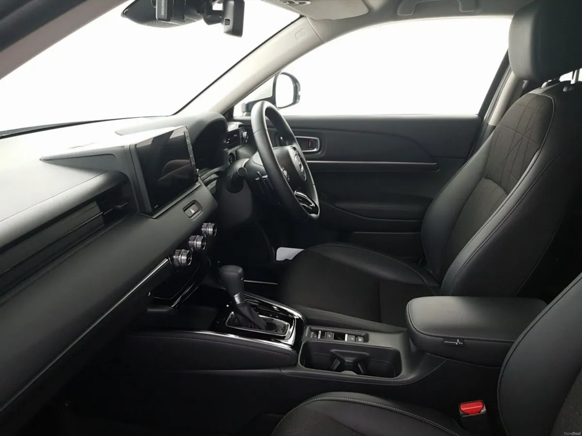 Honda Vezel VEZEL 6AA-RV5 5 DRS AUTO - Image 4