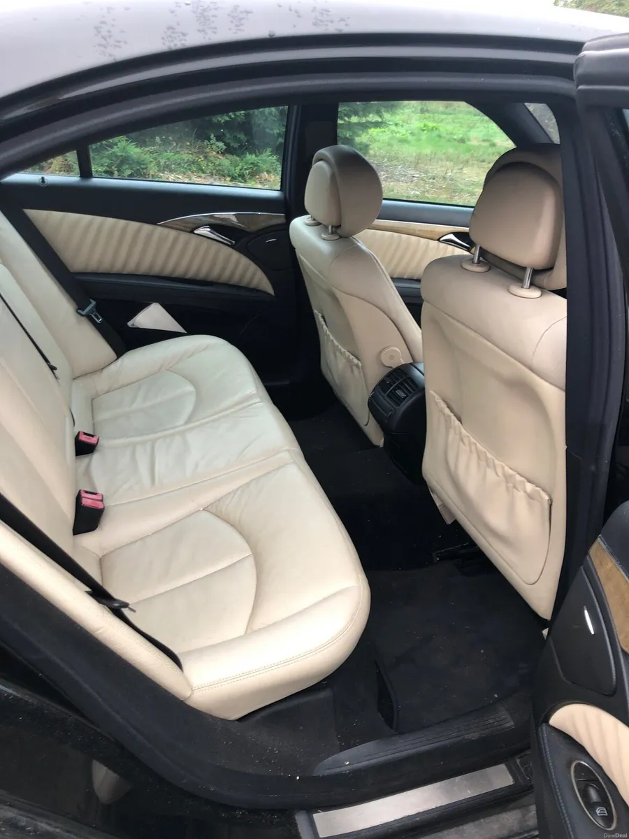 Mercedes E220 Avantgarde - Image 5