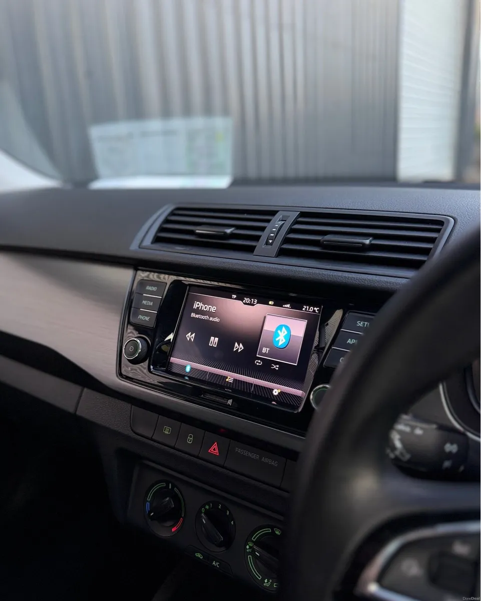 2020 (201) Skoda Fabia Style (1.0TSI) - Image 3
