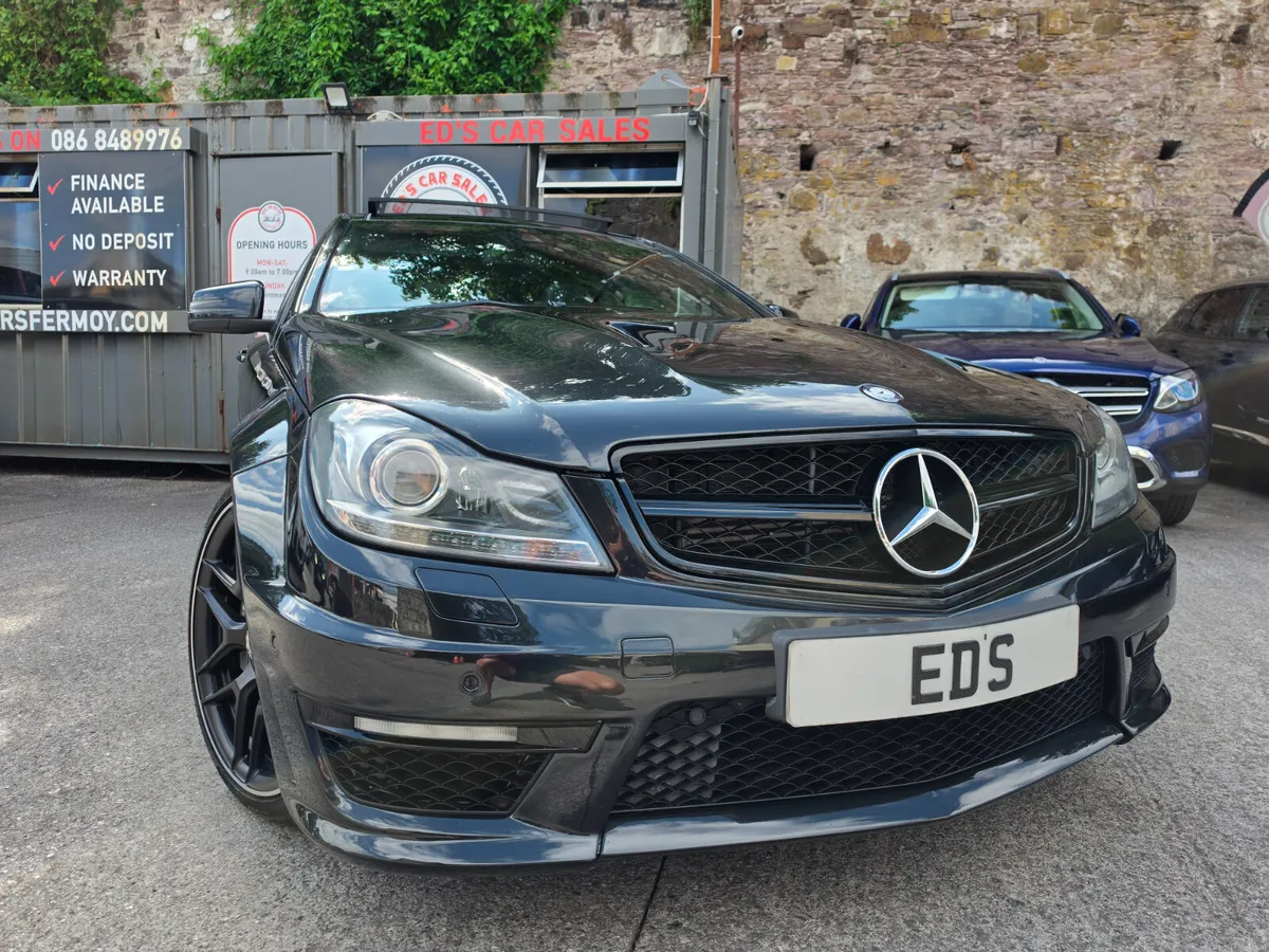 Mercedes-Benz C63 Edition 125         2011 - Image 2