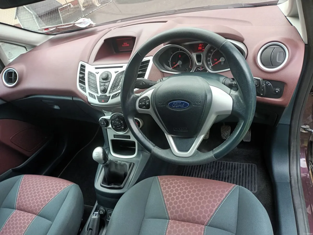 Ford Fiesta 2011 - Image 6