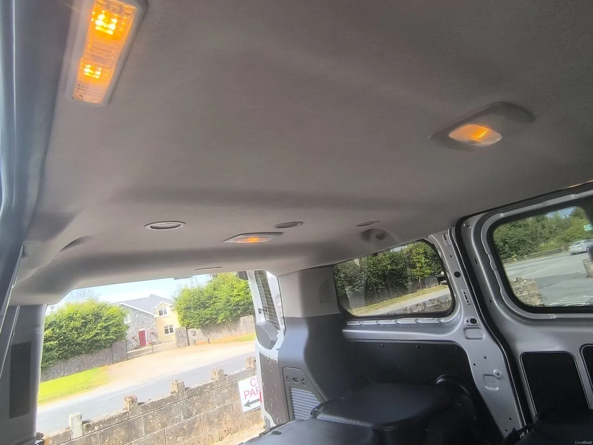 Ford Transit Tourneo Custom 2020 - Image 6