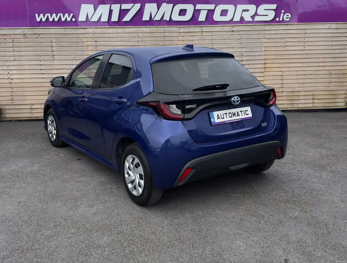 2022 Toyota Yaris, 1.5 Hybrid Auto - Image 6
