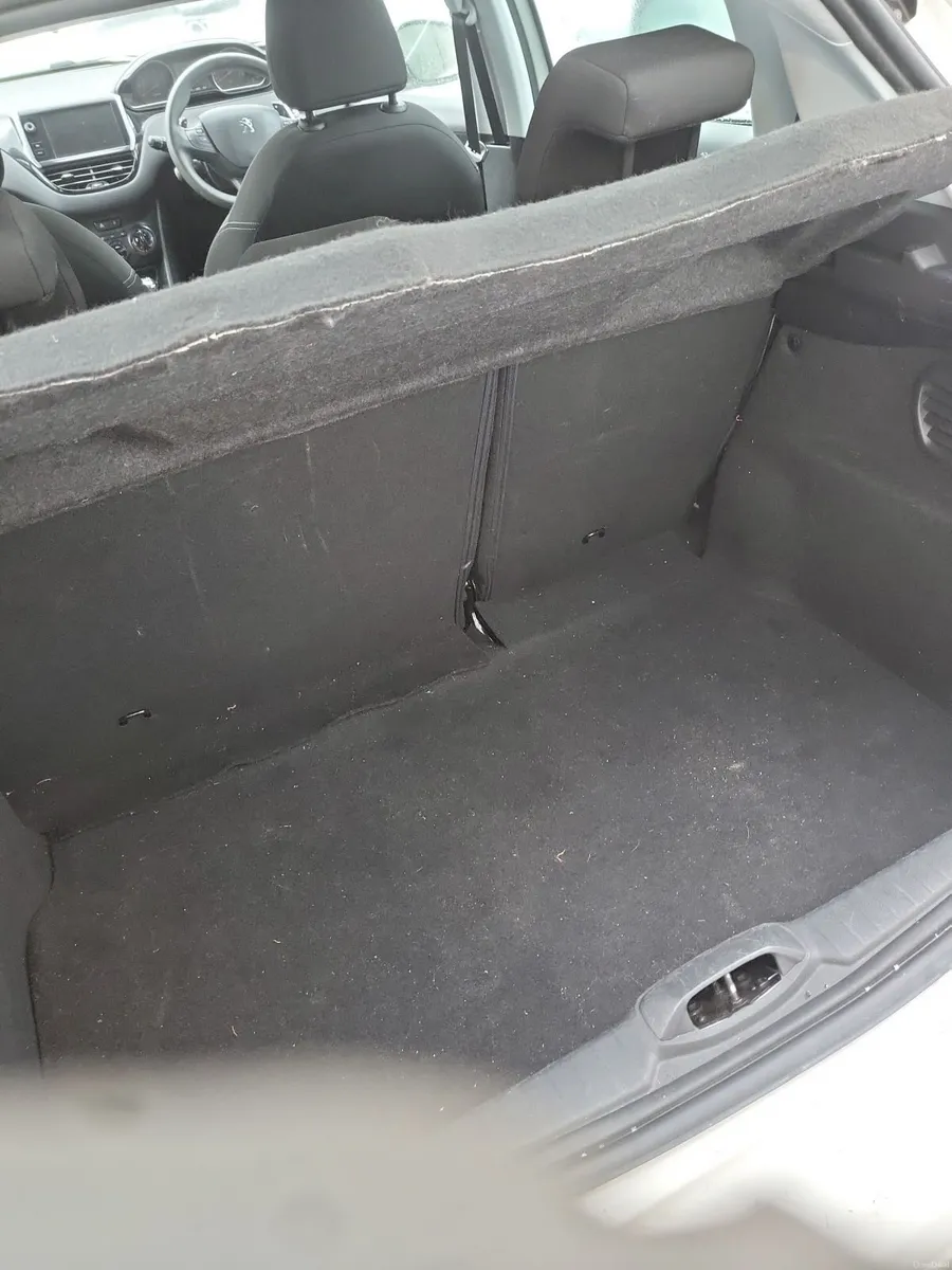 Peugeot 208 2015 - Image 3