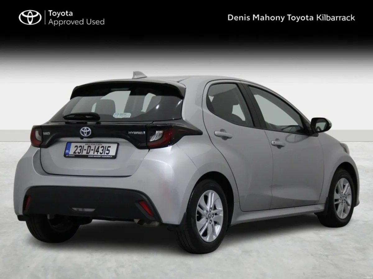 Toyota Yaris HYBRID LUNA - Image 2